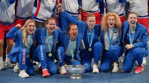 Jak Bouzková nemohla pro slzy mluvit, Strýcová měla husí kůži a zpívalo se: Příběh nekončí... Jak Bouzková nemohla pro slzy mluvit, Strýcová měla husí kůži a zpívalo se: Příběh nekončí...