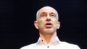 Jak dopadne další mesiášské hnutí Naše Česko? Kuba ho oslabil paktováním s Babišem Jak dopadne další mesiášské hnutí Naše Česko? Kuba ho oslabil paktováním s Babišem