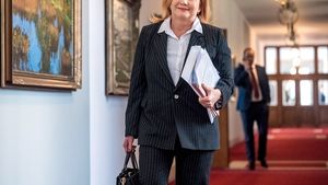 Jak ulevit státnímu rozpočtu? Návrhy jsou, politici ale nemají odvahu udělat, co je potřeba