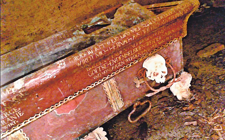 Výzkum hrobky Jana Jiřího ze Švamberka v březnu 2020: Sarkofág