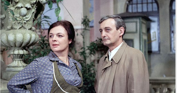 1974: Jana Hlaváčová v seriálu Byl jednou jeden dům. Legendární seriál režíroval František Filip.