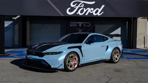 Jeden z nejextrémnějších sériových fordů už se zase prodává. Šílená cena mu zůstala Jeden z nejextrémnějších sériových fordů už se zase prodává. Šílená cena mu zůstala
