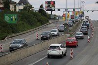 Doprava v centru Prahy se po kolapsu zklidnila: Řidiči se zdrží u Jiráskova mostu a na magistrále
