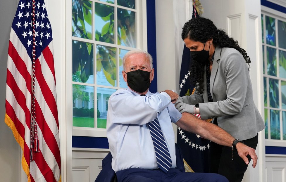 Prezident USA Joe Biden dostal třetí dávku vakcíny (27.9.2021).