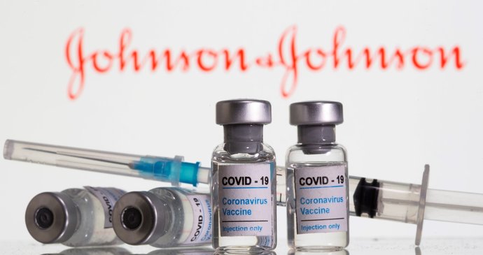 Koronavirus ONLINE: Za pátek v ČR přibylo nejvíc nakažených od května. Plní se i nemocnice