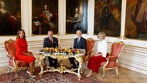 Jordánský král u Pavla na Hradě: Eva s královnou Ranijou okouzlily v červené! Jordánský král u Pavla na Hradě: Eva s královnou Ranijou okouzlily v červené!