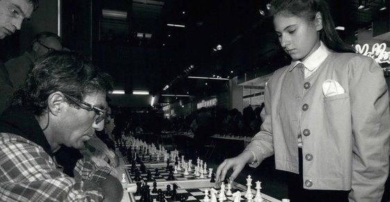 Skutečná nejlepší šachistka v dějinách: Krásná Judit od dětství porážela velmistry a ponížila Kasparova