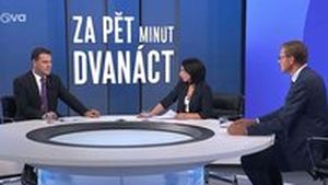 Kabaretní umělec a poslušný mopsík. Macinka a Kupka se přeli o rozpočet. Shoda je u marodění Kabaretní umělec a poslušný mopsík. Macinka a Kupka se přeli o rozpočet. Shoda je u marodění