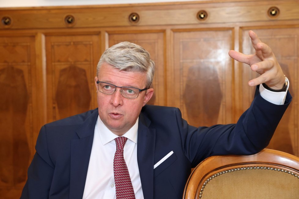 Ministr Havlíček pro Blesk: Zastropujeme zálohy! …na dávky lidé dosáhnou | Blesk.cz