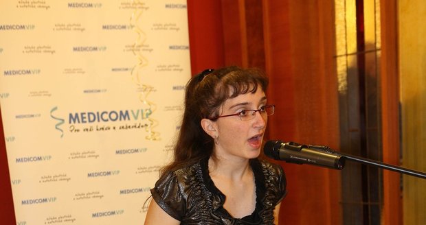Katka přijela zazpívat do Prahy a úplně poprvé vystoupila před publikem plným profesionálních zpěváků