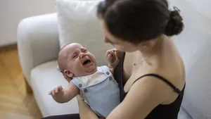 Každá osmá maminka je ohrožená depresí. Varovné signály mohou přijít už po porodu Každá osmá maminka je ohrožená depresí. Varovné signály mohou přijít už po porodu