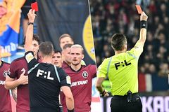 Když rudá zčervená: Sparta je mezi „špičkou“ s tresty v lize i Evropě