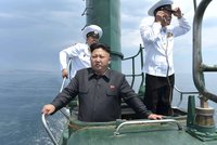 Kime, rezne ti chlouba! Pyšný vůdce učil kapitána, jak řídit nejzastaralejší ponorku světa