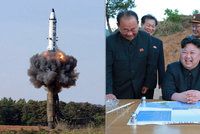 Odpověď na Kimovu poslední raketu? Západ se chce válce vyhnout, Putin přesidluje lidi