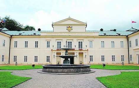 Metternichova knihovna na zámku Kynžvart.