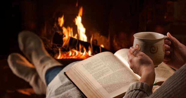 V teple a s dobrou knihou jsou Vánoce nejkrásnější. 