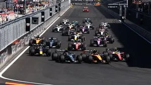 Komise F1 schválila zkrácení závodů pro příští sezonu Komise F1 schválila zkrácení závodů pro příští sezonu