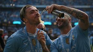 Konec 40 let dlouhé prohibice? Premiér podpořil návrat piva na anglické tribuny