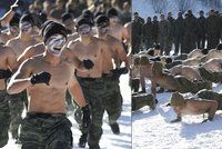 Svalnatá těla a drsné mrazy: Polonazí vojáci se v -28 °C připravují na útok KLDR