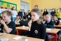 Omikron drtí školy v Česku: Testy odhalily dvakrát víc nákaz než před týdnem