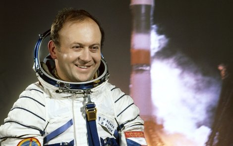 2. března 1978  Vladimír Remek odstartoval v kosmické lodi Sojuz 28. Ve vesmíru strávil 7 dní, 22 hodin a 17 minut.