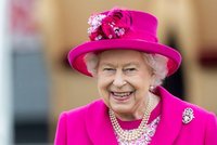 Martini jí lékaři zakázali! Královna Alžběta (95) ho ale vyměnila za jinou neřest