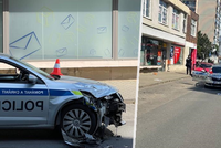 Vůz strážců zákona se připletl do hrozné nehody: Policistka utrpěla vážná zranění!