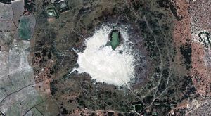 Kráter v Indii je připomínkou srážky s velkým meteoritem, který dopadl na Zemi před čtyřmi tisíci roky