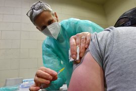 Odmítnout povinné očkování nestačí. Je třeba obnovit demokracii