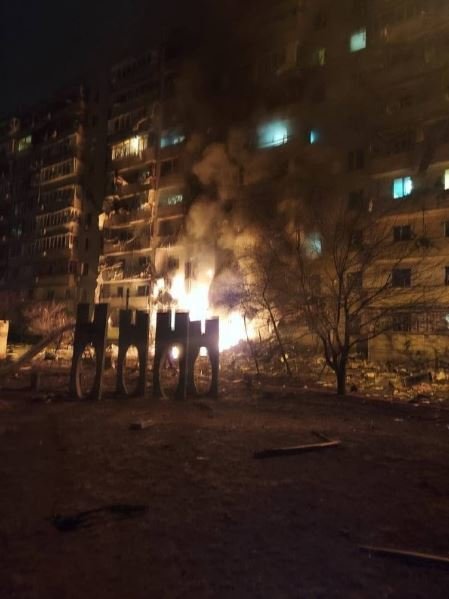 Škody po explozi nad Kyjevem (25.2.2022)