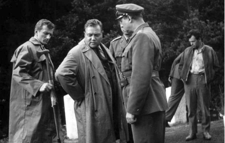 Exceloval i v detektivkách. Ve snímku Strach z roku 1963 si zahrál po boku Rudolfa Hrušínského.
