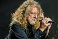 Do Česka se po roce vrací Robert Plant, legendární hlas Led Zeppelin