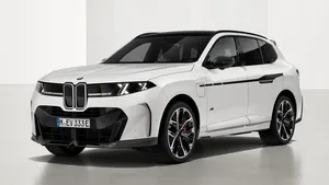 Ledvinky z karbonu a velký zadní spoiler: Nové BMW X5 se vymódilo s díly M Performance Parts Ledvinky z karbonu a velký zadní spoiler: Nové BMW X5 se vymódilo s díly M Performance Parts
