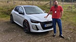 Legenda se vrací. Řídili jsme Peugeot E-208 GTi Legenda se vrací. Řídili jsme Peugeot E-208 GTi