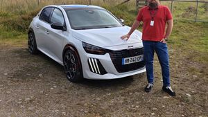 Legenda se vrací. Řídili jsme Peugeot E-208 GTi