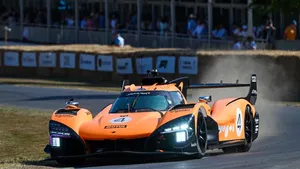 Leonardo Fornaroli míří do WEC. Doplní posádku hypercaru McLarenu Leonardo Fornaroli míří do WEC. Doplní posádku hypercaru McLarenu