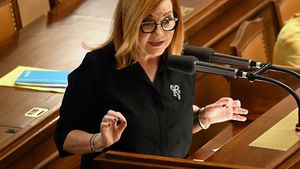 Lex Unipetrol prošel dál navzdory kritice, Schillerová novou daň hájila jako zodpovědný krok
