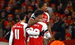 LM: Arsenal a PSV postupují, Kodaň bodovala, United na hraně