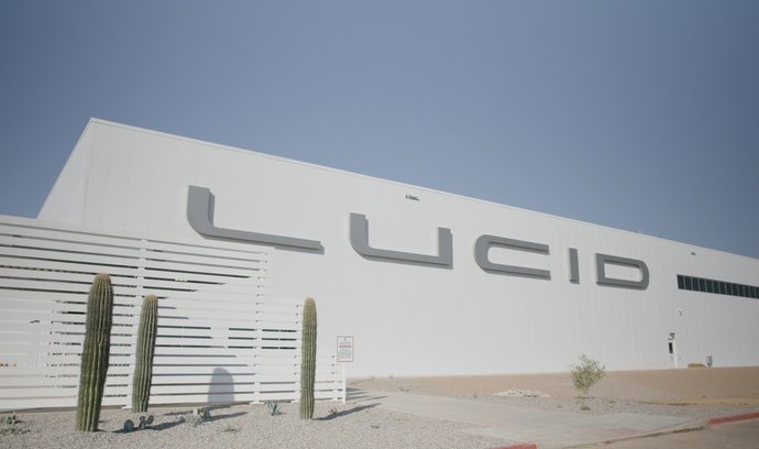Jednou z firem, které se objevily v předchozích dvou letech na burze díky sloučení se special purpose acquisition company (SPAC) byla americká automobilka Lucid Motors.