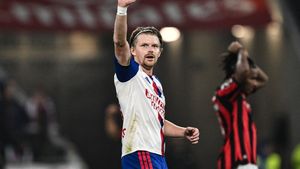 Lyon - Nice 2:1. Šulc dal gól, domácí dohrávali v deseti a v nastavení je spasil ofsajd