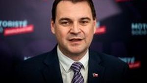 Macinka nepodpořil omezení víz pro Rusy v EU. Velká chyba, varuje Rakušan, Kupka zmínil „trolení“ Macinka nepodpořil omezení víz pro Rusy v EU. Velká chyba, varuje Rakušan, Kupka zmínil „trolení“
