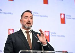 Macinkovo vrtěti psem a absurdní lapsy Červeného. Ministr se zajídá i Babišovi, ale nemá sílu ho vyhodit Macinkovo vrtěti psem a absurdní lapsy Červeného. Ministr se zajídá i Babišovi, ale nemá sílu ho vyhodit