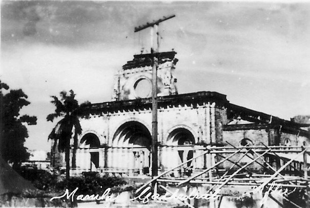 Katedrála v Manile po druhé světové válce.