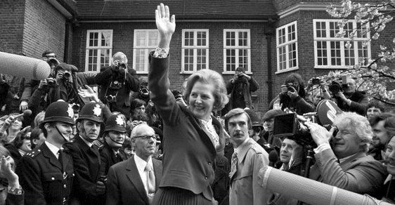 Margaret Thatcherová se před 40 lety stala první britskou premiérkou. Zlomila odbory a byla ikonou pravice