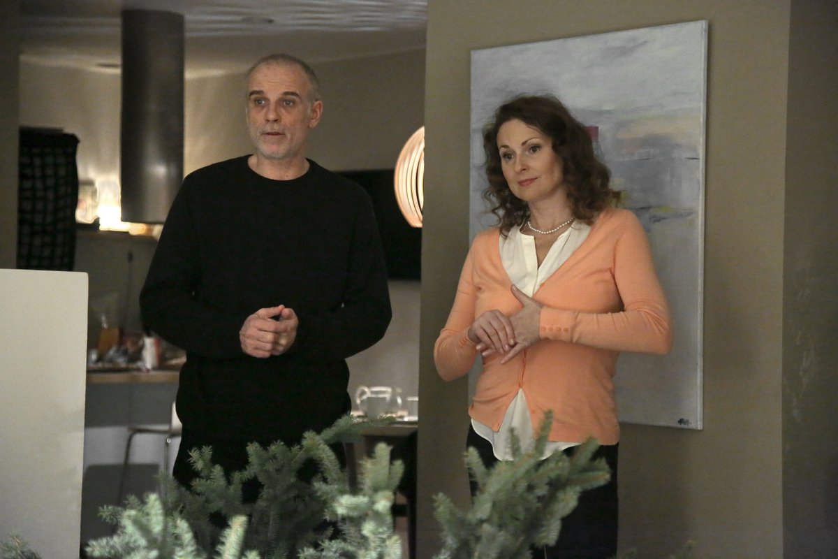 Natáčení kriminálního seriálu Temný Kraj 2. Markéta Hrubešová (47), představitelka nové postavy, se tam po třiceti letech setkala s Lukášem Vaculíkem (56).