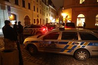 Humbuk před Pohlreichovou restaurací: Policisté si počíhali na gaunery kvůli podvodu