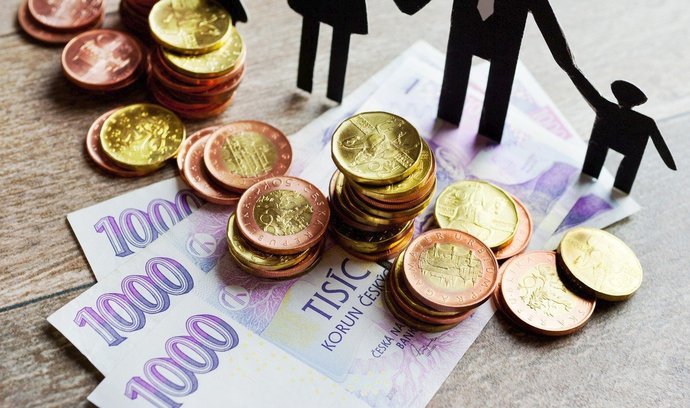 Rodičovský příspěvek: Navýšení na 300 000 korun, ale jen pro nově narozené děti | E15.cz