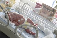 Porodnice ve Frýdku-Místku je zavřená: Sestřičku nakazil pacient koronavirem