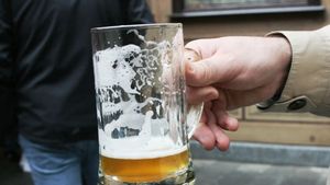 Mela v hospodě: Rozhádané rodiny po sobě metaly sklenice, rozbily i okno