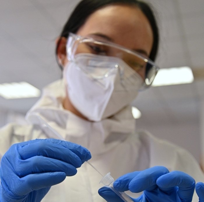 Mendelova univerzita spustila v pondělí jako první v vysoká škola v Česku testování metodou PCR ze slin. Jako první je odstoupí zaměstnanci, pak studenti.